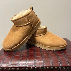 UGG classic ultra mini chestnut. Women’s size 9. Like new, only worn once.